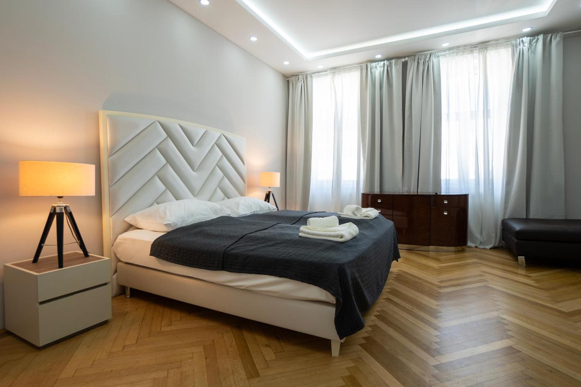 Charming 2-room With Balcony, 15 Min To Center * Wien